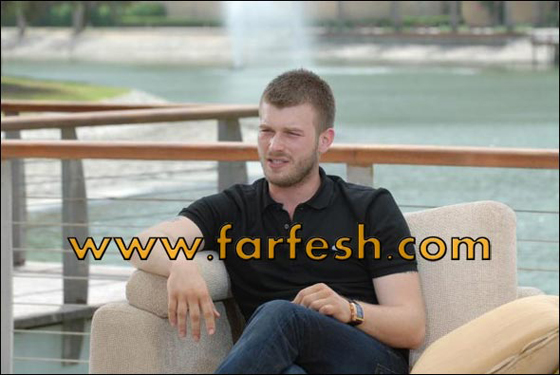 السر وراء صورة مهند بالمكياج بجانب العارضة شبه المنزوعة! صورة رقم 10 السر وراء صورة مهند بالمكياج بجانب العارضة شبه المنزوعة! صورة رقم 10