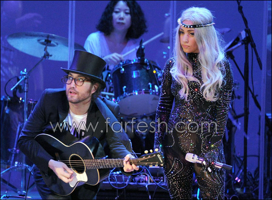 معجبة روسية ترسل رسالة تهديد بالقتل لـ معجبة روسية ترسل رسالة تهديد بالقتل لـ