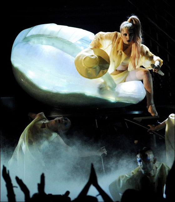 ما الذي اغضب اوبرا ومشجعيها ودفعهم لاذلال جاستن بيبر؟! صورة رقم 21 ما الذي اغضب اوبرا ومشجعيها ودفعهم لاذلال جاستن بيبر؟! صورة رقم 21