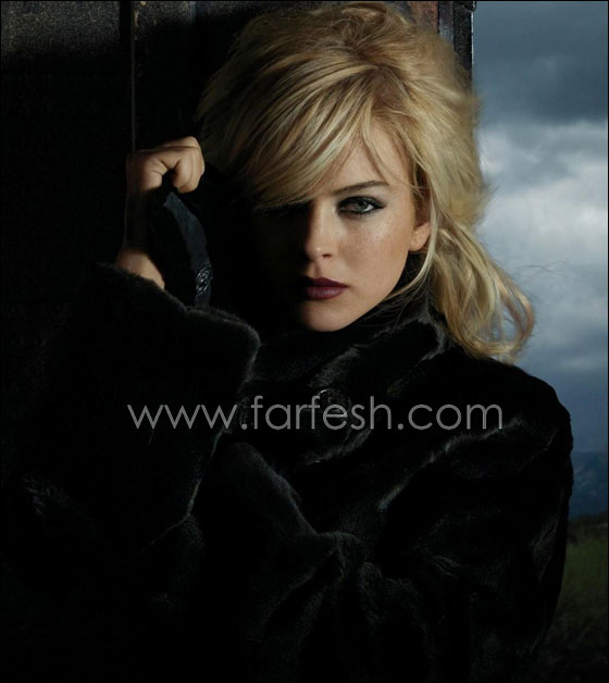 فضيحة ليندسي: نسمة هواء تفتح فستانها وتكشف صدرها العاري! صورة رقم 8 فضيحة ليندسي: نسمة هواء تفتح فستانها وتكشف صدرها العاري! صورة رقم 8