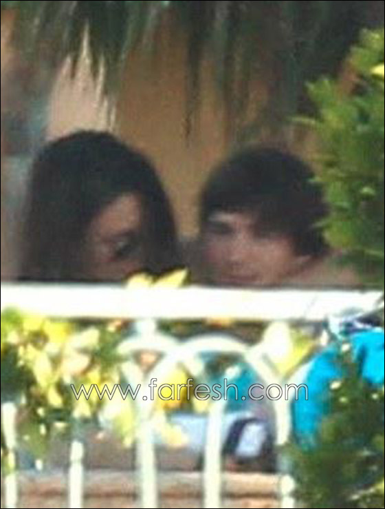 بالصور.. ميلا كونس تقبل اشتون بحرارة وتعانقه!! صورة رقم 5 بالصور.. ميلا كونس تقبل اشتون بحرارة وتعانقه!! صورة رقم 5