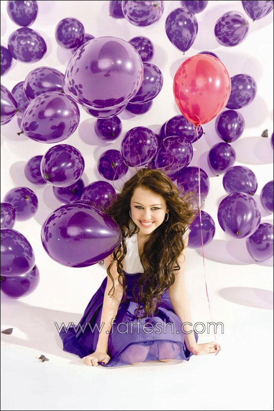 للمرة الثانية.. انتشار صور تشوه صورة النجمة مايلي سايروس! صورة رقم 25 للمرة الثانية.. انتشار صور تشوه صورة النجمة مايلي سايروس! صورة رقم 25