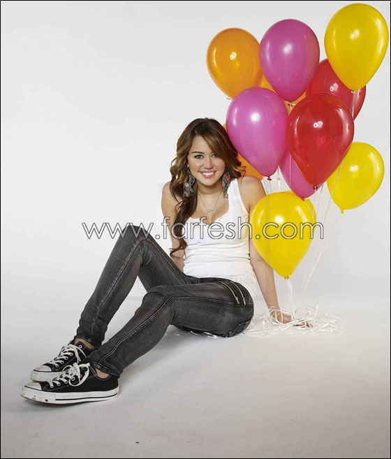 للمرة الثانية.. انتشار صور تشوه صورة النجمة مايلي سايروس! صورة رقم 29 للمرة الثانية.. انتشار صور تشوه صورة النجمة مايلي سايروس! صورة رقم 29