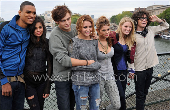 بالصور.. النجمة مايلي سايروس تحتفل بعيد ميلادها الـ18!  صورة رقم 35