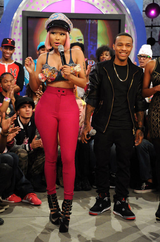 كالعادة: نيكي ميناج تظهر صدرها خلال برنامج! صورة رقم 6 كالعادة: نيكي ميناج تظهر صدرها خلال برنامج! صورة رقم 6