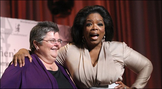 متسول اضحك اوبرا وينفري فاهدته 100 دولار! صورة رقم 11 متسول اضحك اوبرا وينفري فاهدته 100 دولار! صورة رقم 11