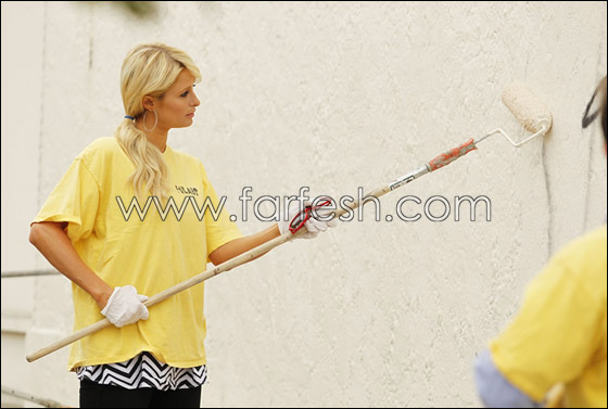 بالصور.. باريس هلتون تدهن الجدران لمكافحة العصابات! صورة رقم 1 بالصور.. باريس هلتون تدهن الجدران لمكافحة العصابات! صورة رقم 1