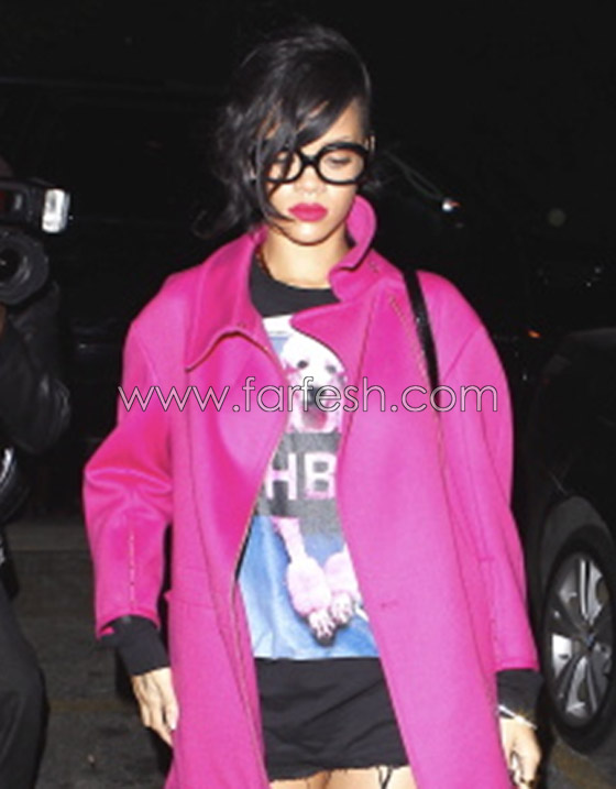 شاهدوا ريهانا بشورت قصير ولوك 