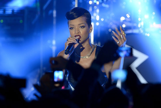 ريهانا اكثر اغراء في طلة ريهانا اكثر اغراء في طلة