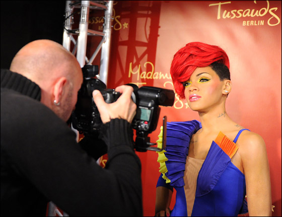 ريهانا: طفولتي الصعبة جعلتني انضج باكرا!! صورة رقم 5 ريهانا: طفولتي الصعبة جعلتني انضج باكرا!! صورة رقم 5