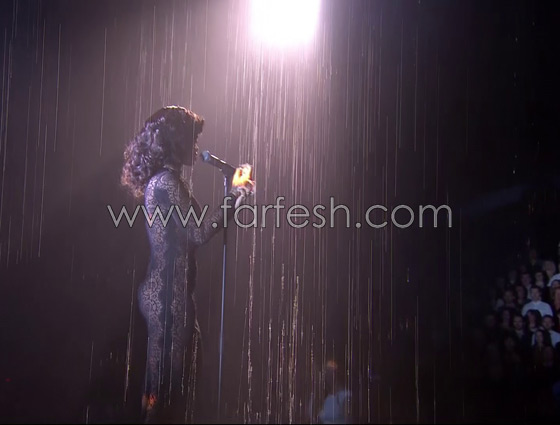 اطلالة مثيرة لريهانا بفستان اسود شفاف صورة رقم 2 اطلالة مثيرة لريهانا بفستان اسود شفاف صورة رقم 2