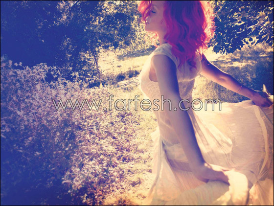 ريهانا تتخلى عن الاغراء وتقترب الى الاباحية في صورها! صورة رقم 3 ريهانا تتخلى عن الاغراء وتقترب الى الاباحية في صورها! صورة رقم 3