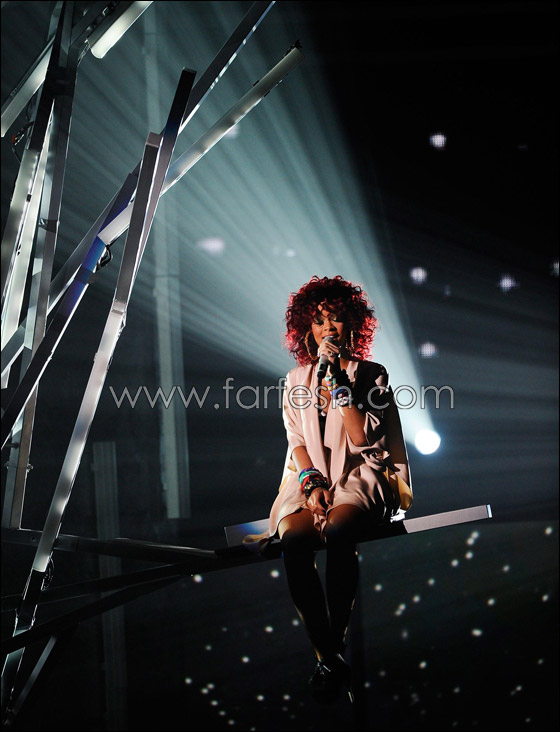 ريهانا في تلميحات مثليّة: أنا ونيكي مشغولتان في سرير واحد! صورة رقم 21 ريهانا في تلميحات مثليّة: أنا ونيكي مشغولتان في سرير واحد! صورة رقم 21