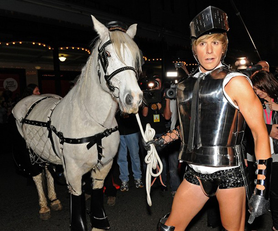 سيرة حياة صدام حسين يجسدها الكوميدي ساشا كوهين صورة رقم 9 سيرة حياة صدام حسين يجسدها الكوميدي ساشا كوهين صورة رقم 9