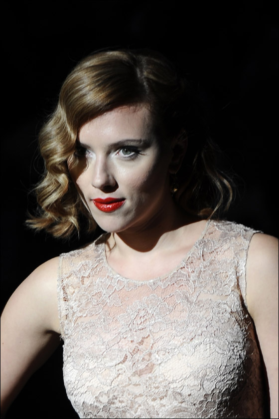 سكارليت جوهاسنون تجد ضالتها العاطفية مع نات نايلور! صورة رقم 4 سكارليت جوهاسنون تجد ضالتها العاطفية مع نات نايلور! صورة رقم 4