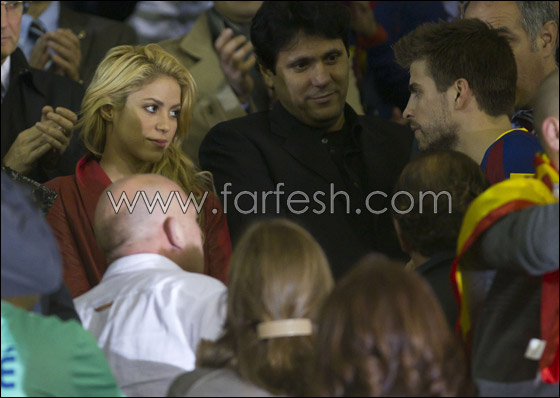 شاكيرا وبيكي يتلقيان قبلات كبيرة ومبللة! صورة رقم 10 شاكيرا وبيكي يتلقيان قبلات كبيرة ومبللة! صورة رقم 10