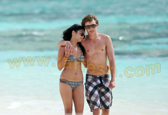 انتشار صور فاضحة للممثلة 