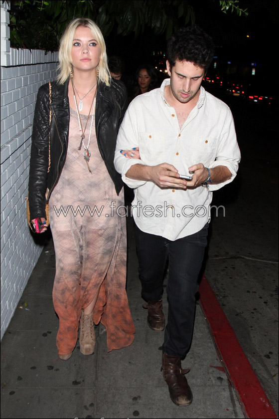 محرج: انشقاق فستان اشلي بينسون من الخلف يكشف عن مؤخرتها صورة رقم 7 محرج: انشقاق فستان اشلي بينسون من الخلف يكشف عن مؤخرتها صورة رقم 7