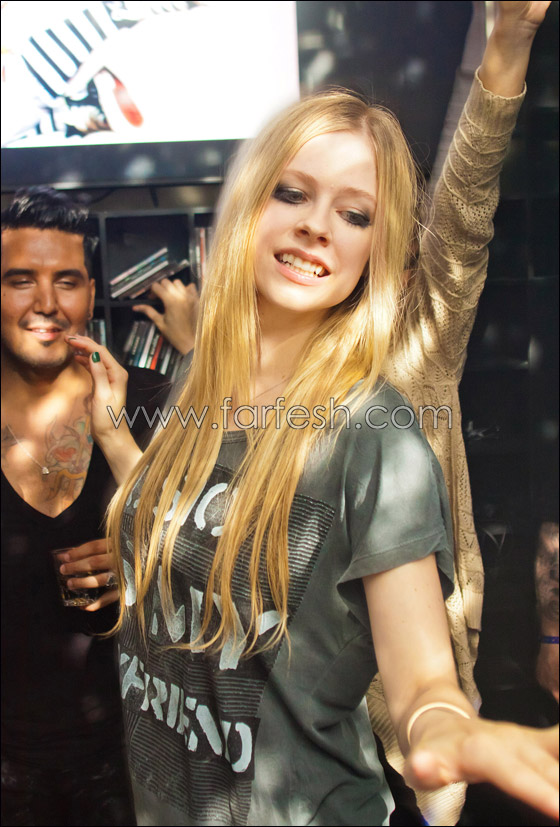 لافين تتورط في شجار يُدخل حبيبها المشفى! صورة رقم 11 لافين تتورط في شجار يُدخل حبيبها المشفى! صورة رقم 11