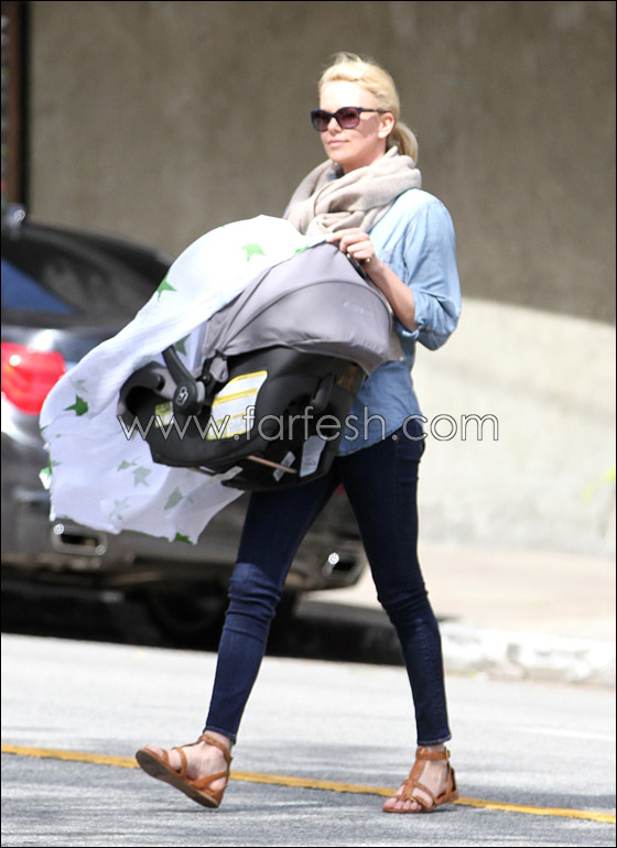 تشارليز ثيرون نادمة لانها لم تمثل افلام اباحية!  صورة رقم 3