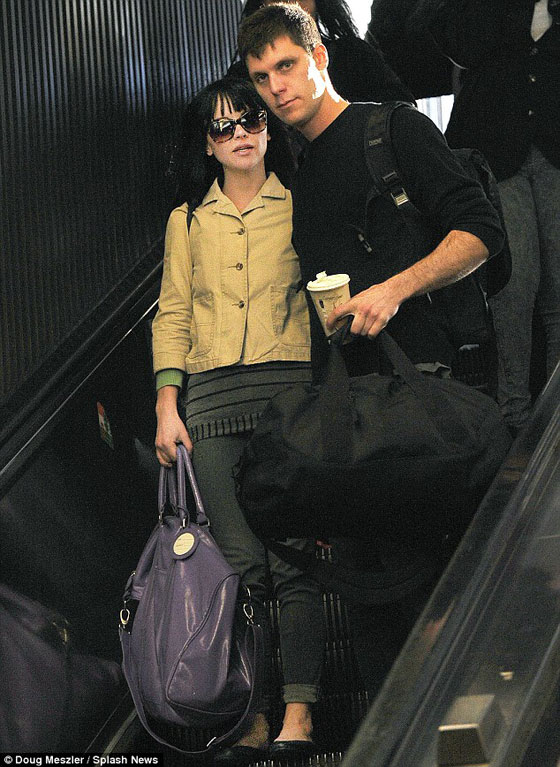 كريستينا ريتشي تعلن خطوبتها من حبيبها تقني التصوير صورة رقم 1 كريستينا ريتشي تعلن خطوبتها من حبيبها تقني التصوير صورة رقم 1