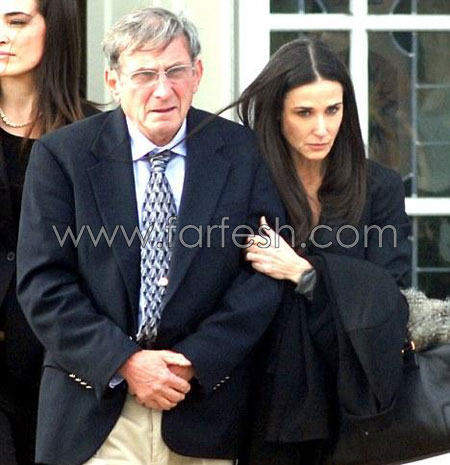 ديمي مور تبكي زوجها بسبب خيانته لها!  صورة رقم 4