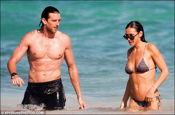 بالصور: ديمي مور في موعد غرامي مع هاري مورتون صورة رقم 1 بالصور: ديمي مور في موعد غرامي مع هاري مورتون صورة رقم 1