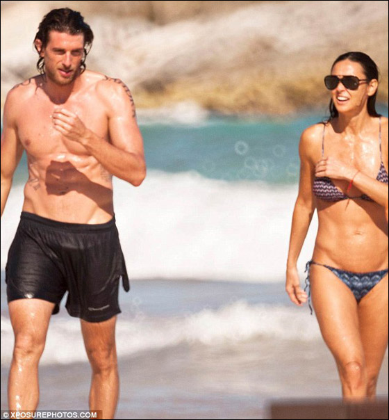 بالصور: ديمي مور في موعد غرامي مع هاري مورتون صورة رقم 3 بالصور: ديمي مور في موعد غرامي مع هاري مورتون صورة رقم 3