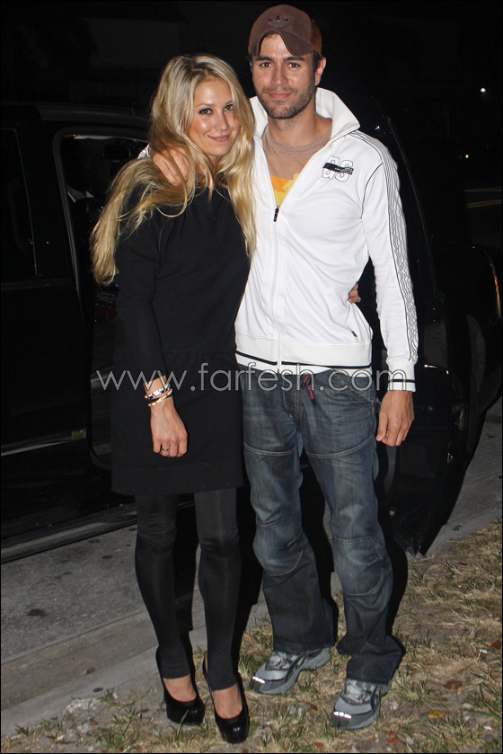 انريكي اغلاسياس يغني اغنية مثيرة جداً وجريئة! صورة رقم 2 انريكي اغلاسياس يغني اغنية مثيرة جداً وجريئة! صورة رقم 2