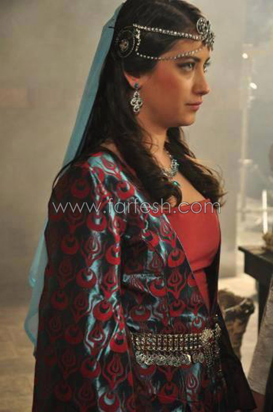 من وراء شخصية من وراء شخصية