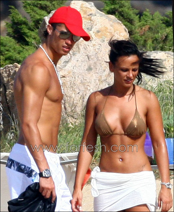 هربا من الصور المحرجة.. حبيبة رونالدو تغطي فستانها! صورة رقم 6 هربا من الصور المحرجة.. حبيبة رونالدو تغطي فستانها! صورة رقم 6