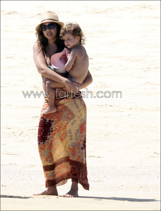 مع اقتراب ولادتها.. جيسيكا على شواطئ المكسيك بالبكيني صورة رقم 9 مع اقتراب ولادتها.. جيسيكا على شواطئ المكسيك بالبكيني صورة رقم 9