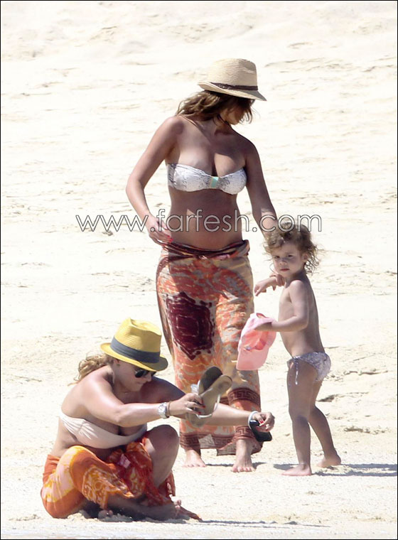 مع اقتراب ولادتها.. جيسيكا على شواطئ المكسيك بالبكيني صورة رقم 12 مع اقتراب ولادتها.. جيسيكا على شواطئ المكسيك بالبكيني صورة رقم 12