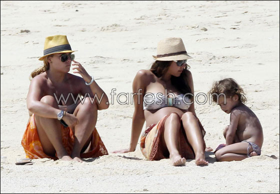 مع اقتراب ولادتها.. جيسيكا على شواطئ المكسيك بالبكيني صورة رقم 11 مع اقتراب ولادتها.. جيسيكا على شواطئ المكسيك بالبكيني صورة رقم 11