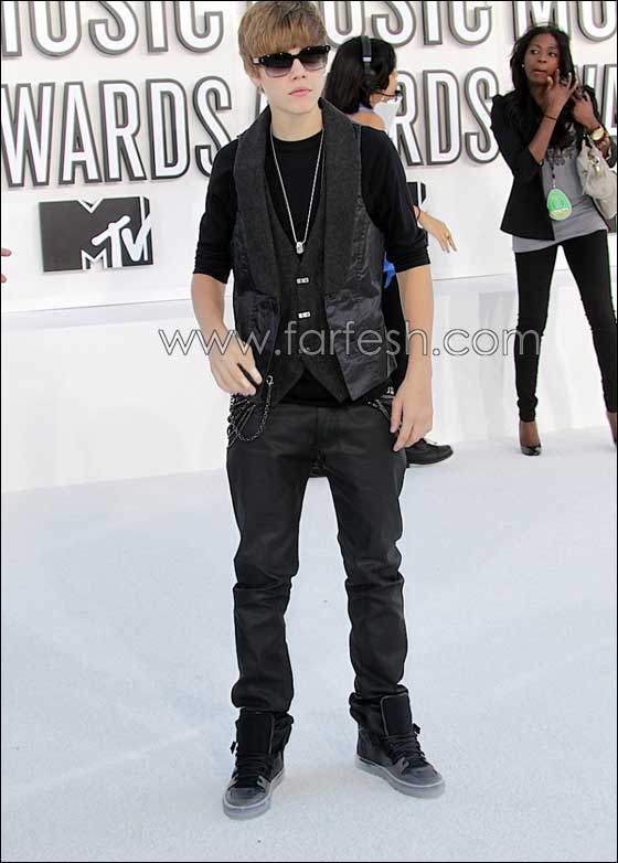 شاهدوا.. جستن بيبر لحظة هبوط طائرته الخاصة! صورة رقم 6 شاهدوا.. جستن بيبر لحظة هبوط طائرته الخاصة! صورة رقم 6