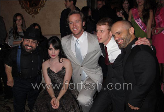 النجمة ليلي كولينز تحتفل بعيد ميلادها الثالث والعشرين!! صورة رقم 1 النجمة ليلي كولينز تحتفل بعيد ميلادها الثالث والعشرين!! صورة رقم 1