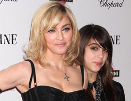 مادونا تطلب طلبات جنونية خلال جولتها الفنية!  صورة رقم 1