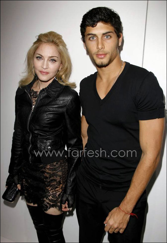 حبيب مادونا الجديد يصغرها بـ 20 عاما!! صورة رقم 2 حبيب مادونا الجديد يصغرها بـ 20 عاما!! صورة رقم 2