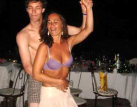 صورة لشقيقة كايت ميدلتون بملابسها الداخلية تثير الجدل!!    صورة رقم 1