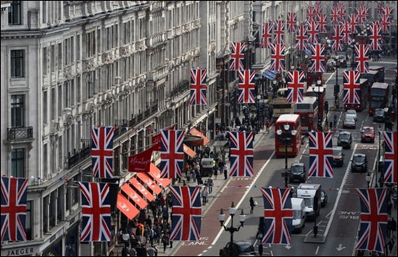 مسلسلات اون لاين ينقل لكم احدث الصور لتوافد أهم الشخصيات للزفاف الملكي  صورة رقم 29