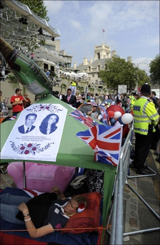 مسلسلات اون لاين ينقل لكم احدث الصور لتوافد أهم الشخصيات للزفاف الملكي  صورة رقم 50