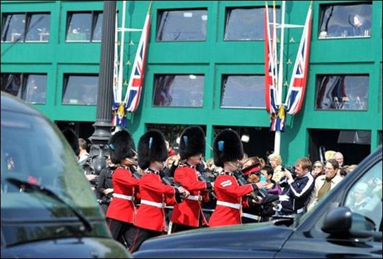 مسلسلات اون لاين ينقل لكم احدث الصور لتوافد أهم الشخصيات للزفاف الملكي  صورة رقم 54