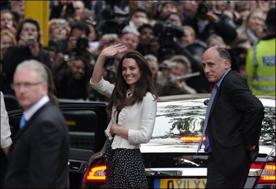 مسلسلات اون لاين ينقل لكم احدث الصور لتوافد أهم الشخصيات للزفاف الملكي  صورة رقم 60