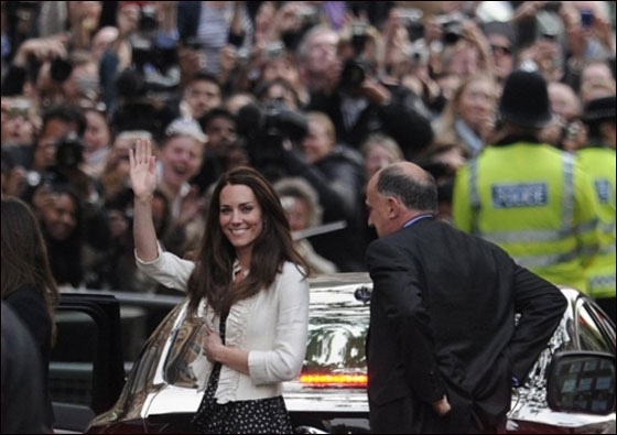 مسلسلات اون لاين ينقل لكم احدث الصور لتوافد أهم الشخصيات للزفاف الملكي  صورة رقم 42