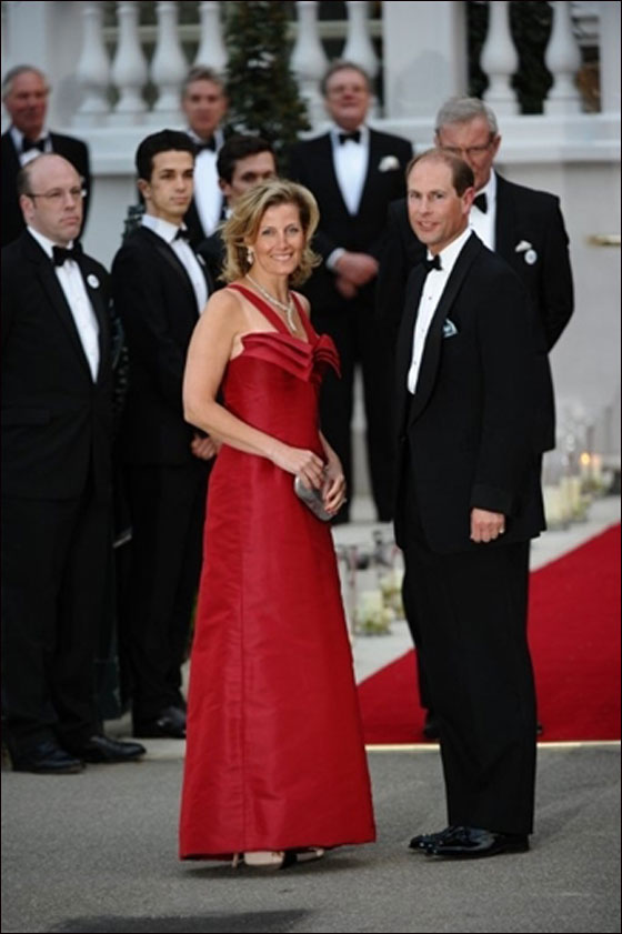 مسلسلات اون لاين ينقل لكم احدث الصور لتوافد أهم الشخصيات للزفاف الملكي  صورة رقم 15