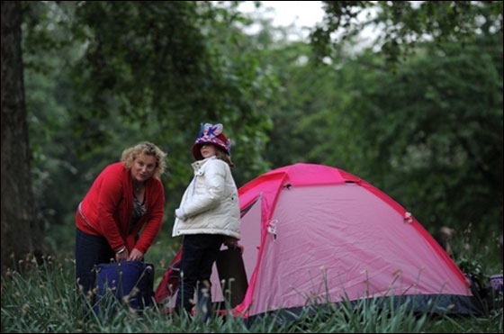 مسلسلات اون لاين ينقل لكم احدث الصور لتوافد أهم الشخصيات للزفاف الملكي  صورة رقم 40