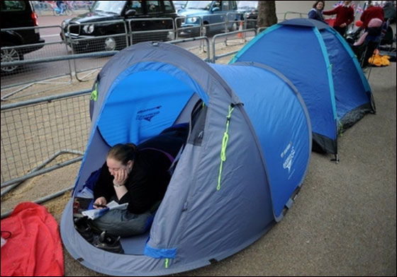 مسلسلات اون لاين ينقل لكم احدث الصور لتوافد أهم الشخصيات للزفاف الملكي  صورة رقم 30