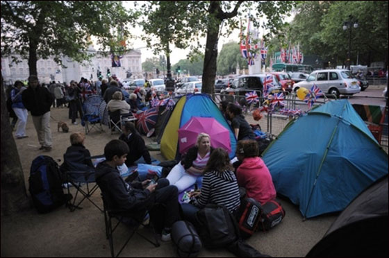 مسلسلات اون لاين ينقل لكم احدث الصور لتوافد أهم الشخصيات للزفاف الملكي  صورة رقم 41