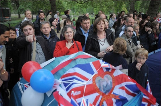 مسلسلات اون لاين ينقل لكم احدث الصور لتوافد أهم الشخصيات للزفاف الملكي  صورة رقم 26