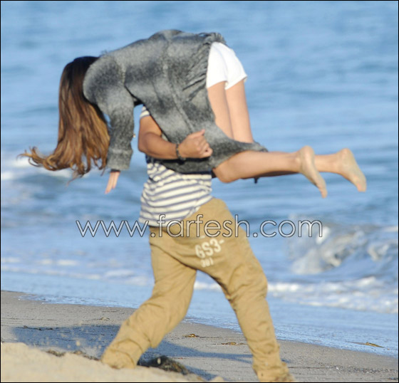 الممثلة اشلي تيسديل تحتفل في عيد ميلادها على شاطىء البحر! صورة رقم 17 الممثلة اشلي تيسديل تحتفل في عيد ميلادها على شاطىء البحر! صورة رقم 17